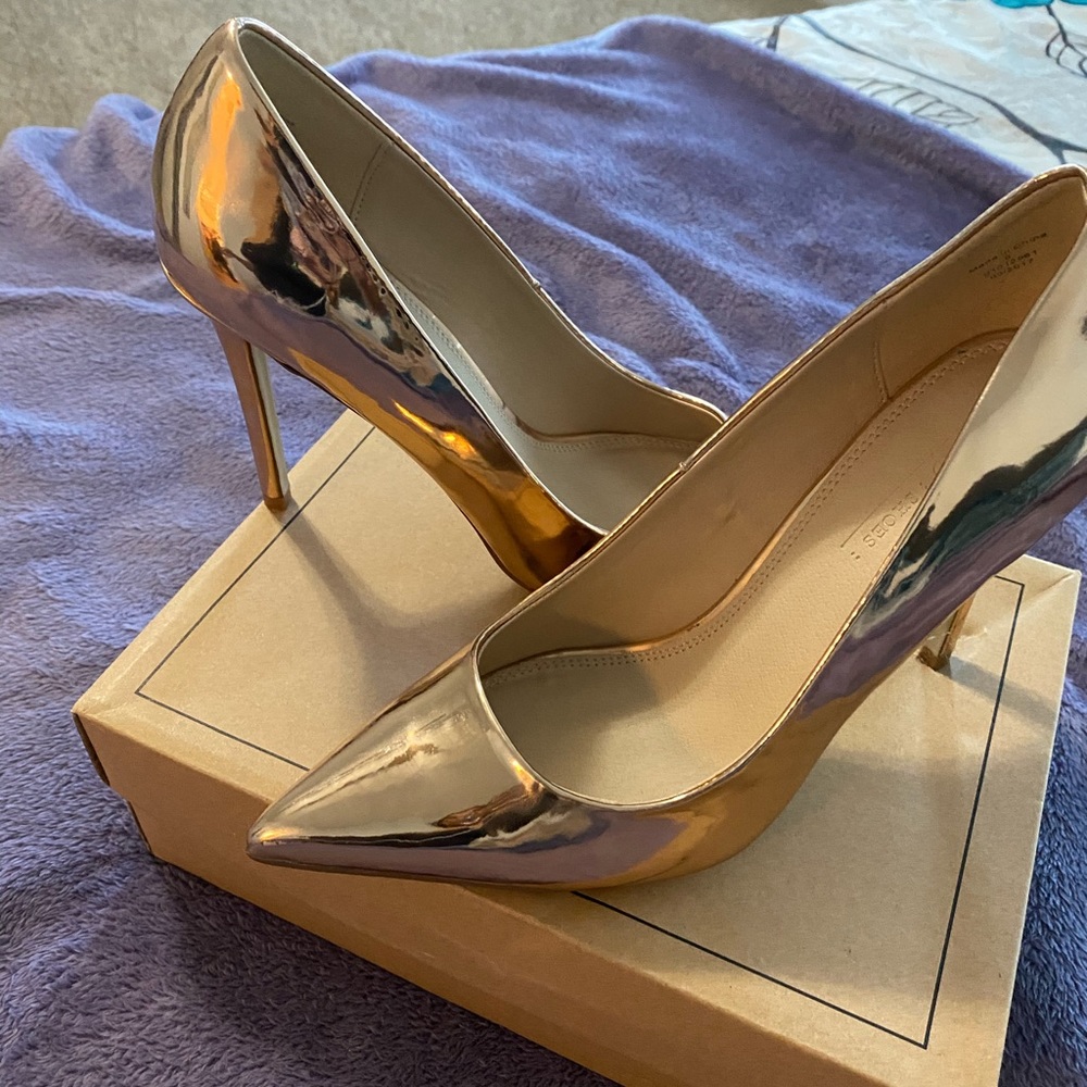 Metallic ASOS pumps